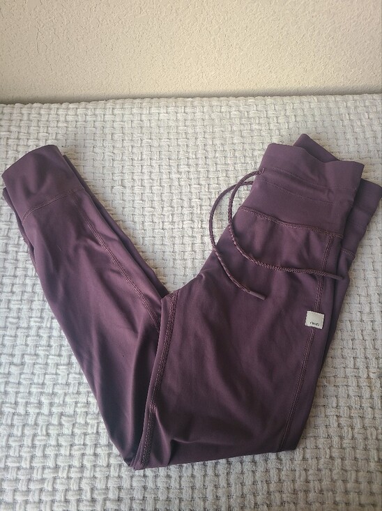 Vuori Pants - Vuori Purple Drawstring Active Leggings Women's Size XS